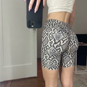 lici fit scrunch gym shorts